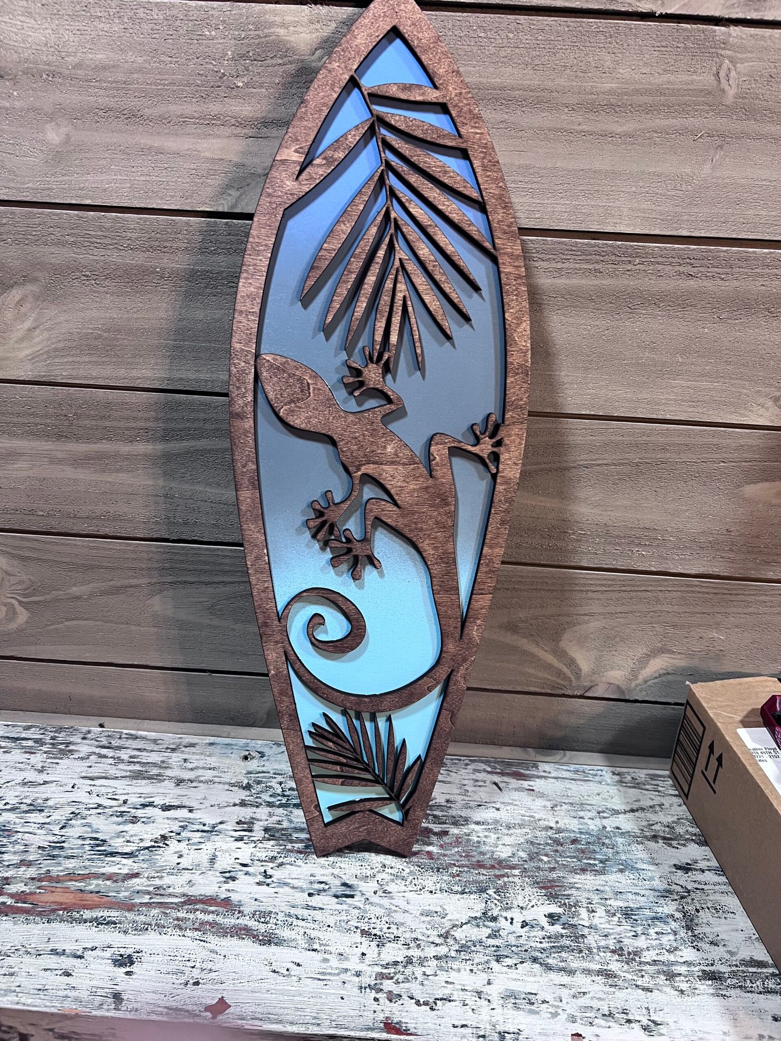 Surfboard Gecko - Image 2